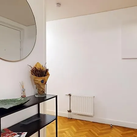 Appartement 8 People - 4 - 2 Salle De Bain - Metro 7 & 14 - Porte Italie - Private Car Park- Wifi *